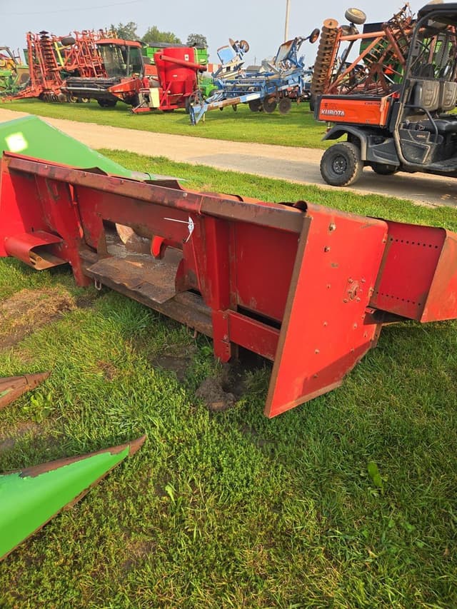 Image of International Harvester 843 equipment image 2