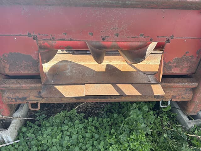 Image of International Harvester 844 equipment image 4