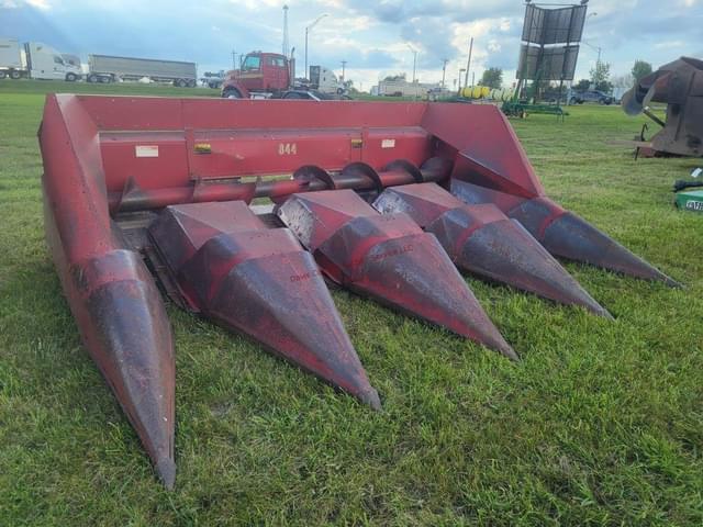 Image of International Harvester 844 equipment image 1
