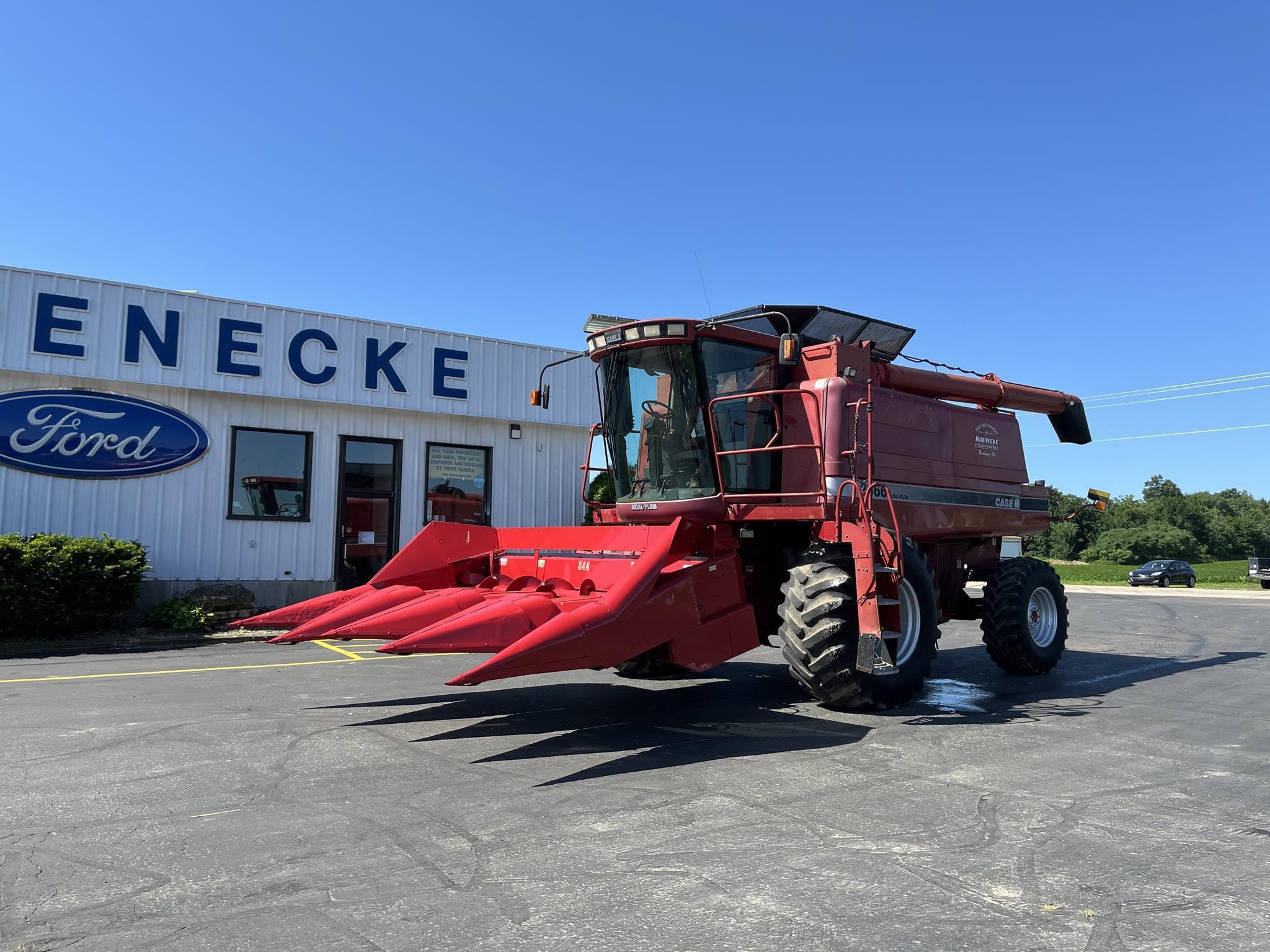 International Harvester 844 Equipment Image0