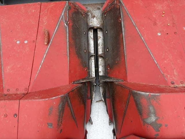 Image of International Harvester 844 equipment image 2