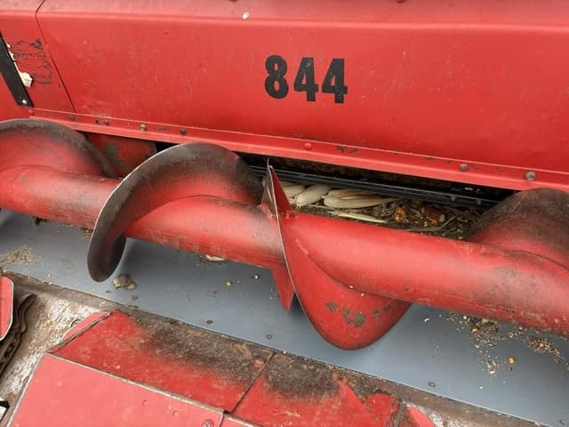 Image of International Harvester 844 equipment image 3