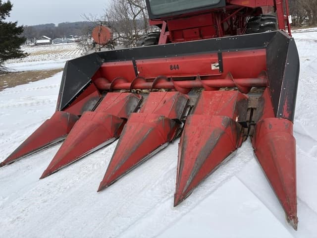Image of International Harvester 844 equipment image 1