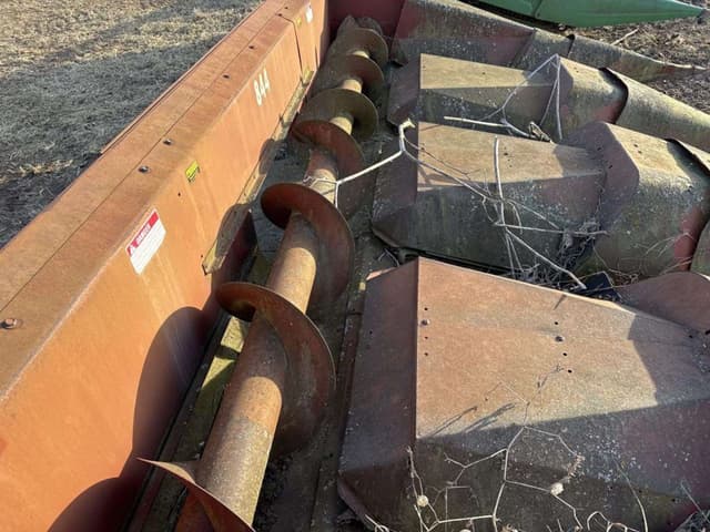 Image of International Harvester 844 equipment image 4
