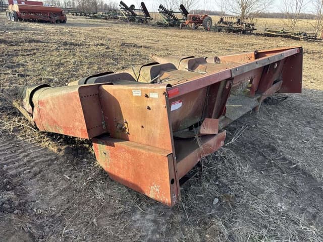 Image of International Harvester 844 equipment image 1
