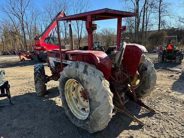 Image of International Harvester 844 equipment image 1