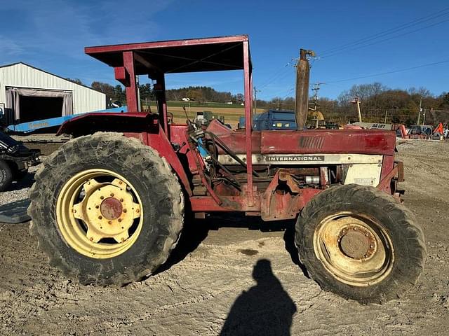 Image of International Harvester 844 equipment image 4