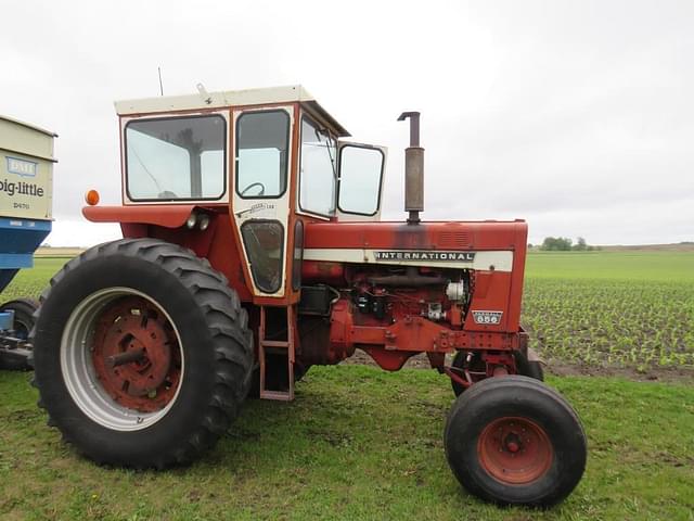 Image of International Harvester 856 equipment image 1