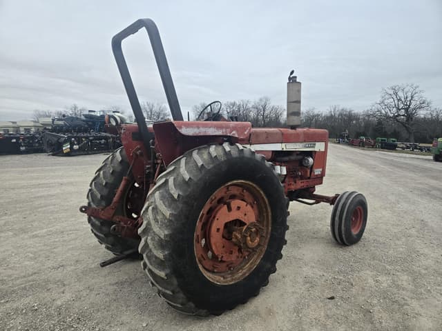 Image of International Harvester 856 equipment image 3