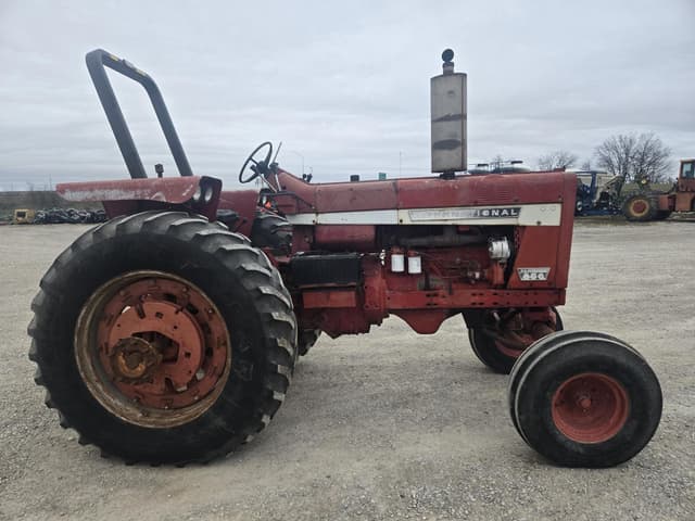 Image of International Harvester 856 equipment image 2