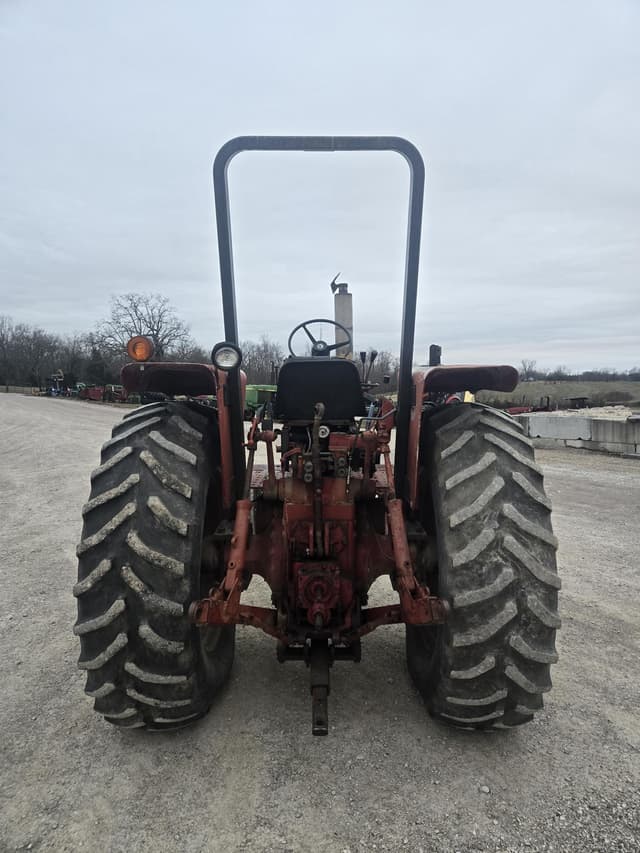 Image of International Harvester 856 equipment image 4