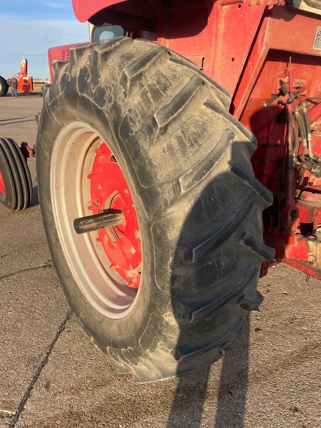 Image of International Harvester 856 equipment image 3