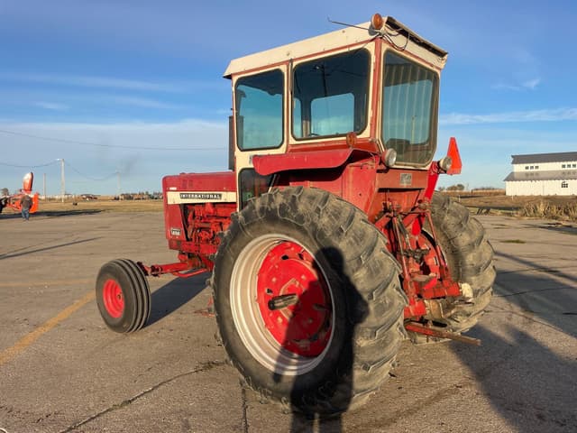 Image of International Harvester 856 equipment image 2