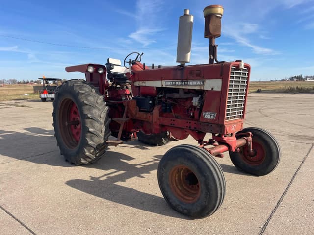 Image of International Harvester 856 equipment image 1