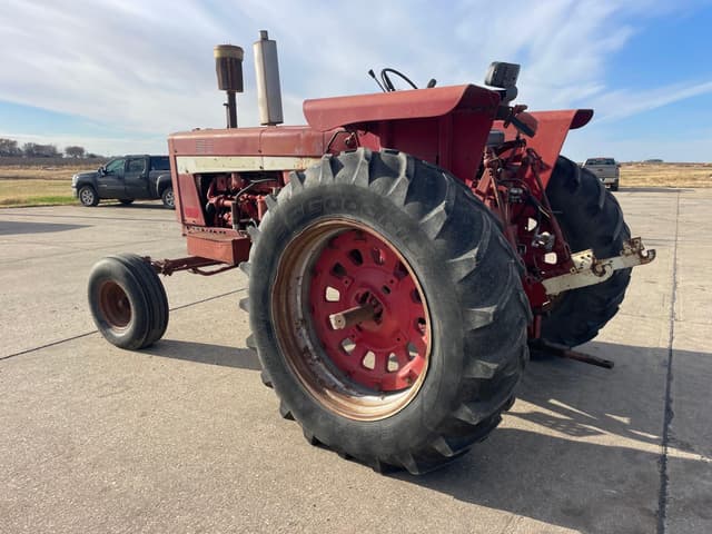 Image of International Harvester 856 equipment image 3