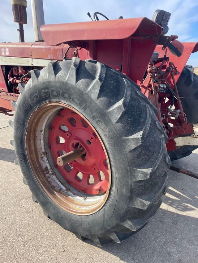 Image of International Harvester 856 equipment image 4