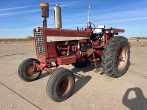 International Harvester 856 Image