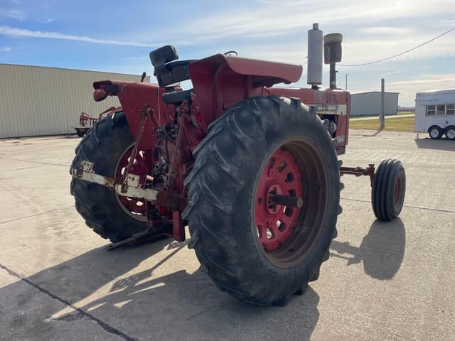 Image of International Harvester 856 equipment image 2