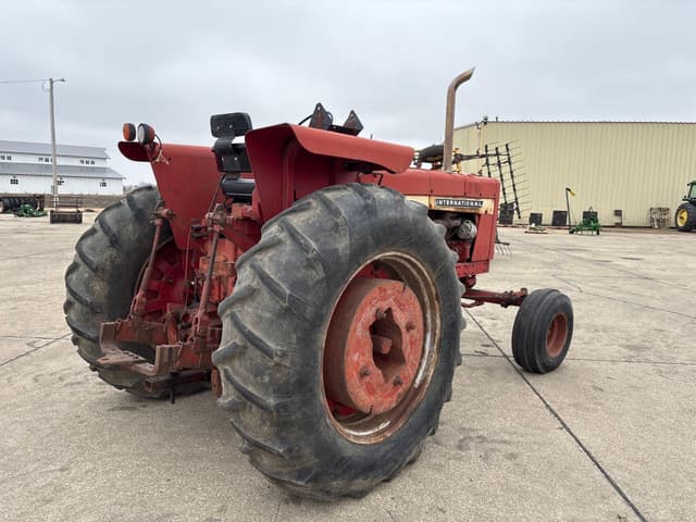 Image of International Harvester 856 equipment image 3