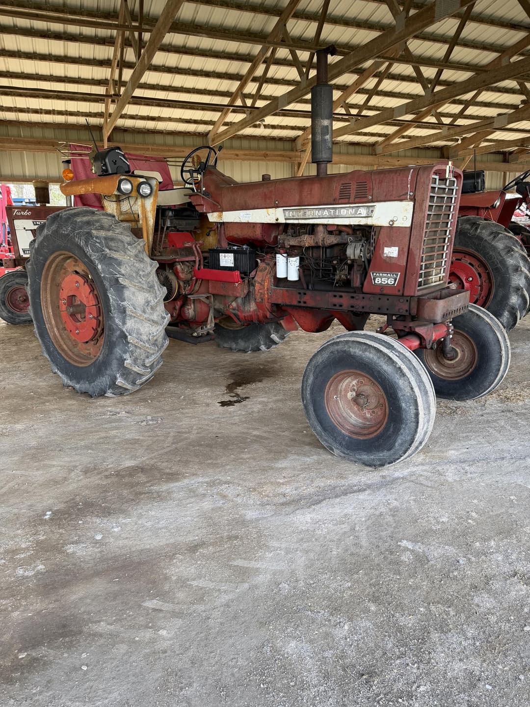 Image of International Harvester 856 Image 1