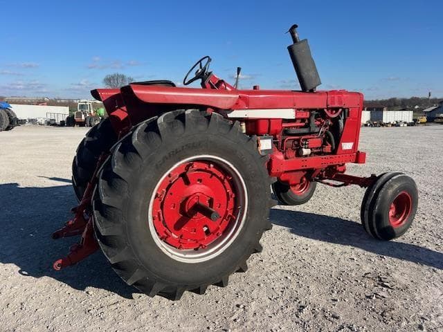 Image of International Harvester 856 equipment image 2