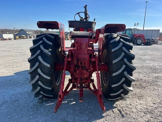 Image of International Harvester 856 equipment image 4