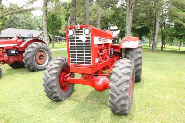 Image of International Harvester 856 equipment image 2