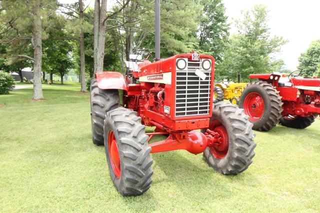 Image of International Harvester 856 equipment image 1