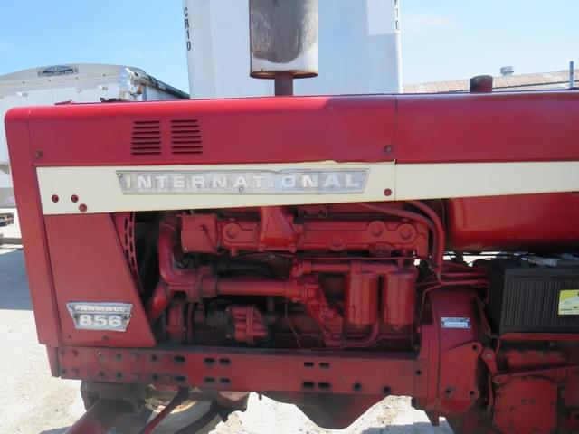 Image of International Harvester 856 equipment image 2