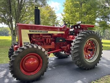 Main image International Harvester 856