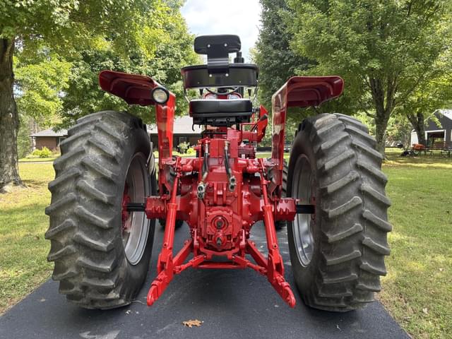 Image of International Harvester 856 equipment image 2