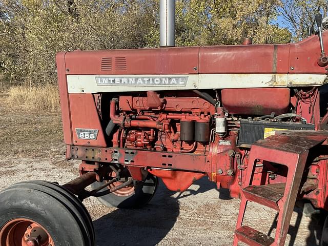 Image of International Harvester 856 equipment image 1