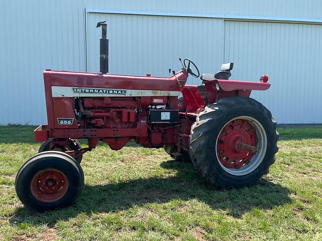 Image of International Harvester 856 equipment image 1