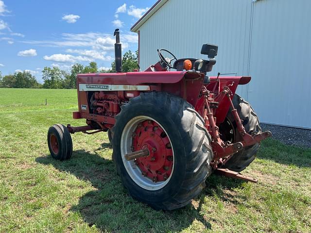 Image of International Harvester 856 equipment image 2