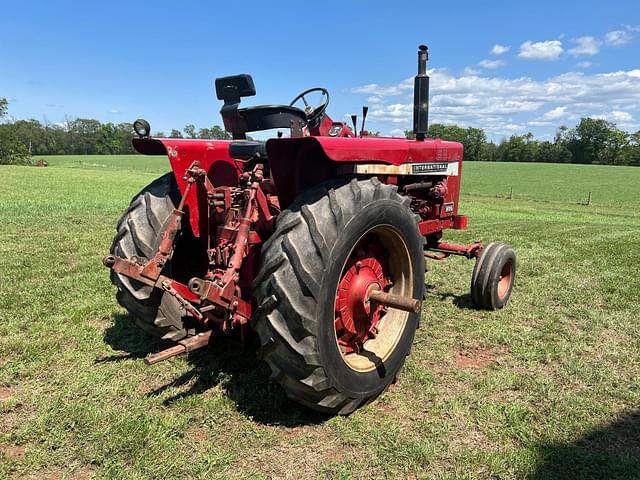 Image of International Harvester 856 equipment image 4