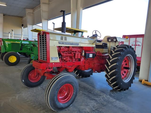 Image of International Harvester 856 equipment image 1