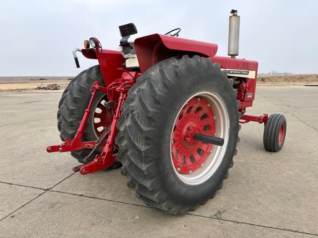 Image of International Harvester 856 equipment image 2