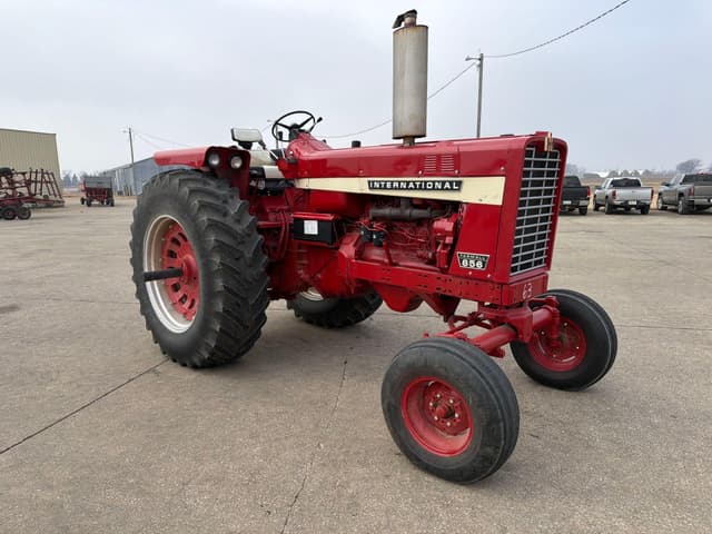 Image of International Harvester 856 equipment image 1