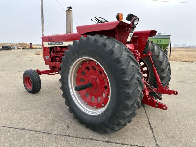 Image of International Harvester 856 equipment image 4