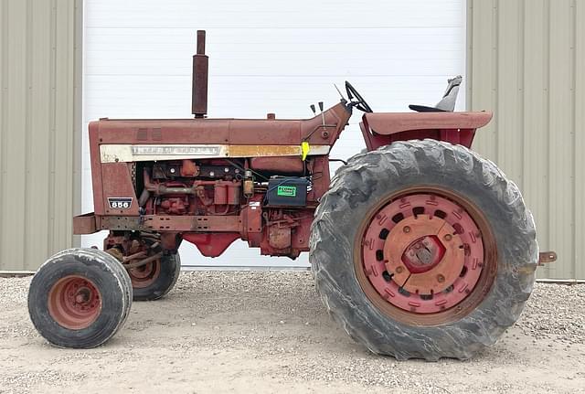 Image of International Harvester 856 equipment image 3