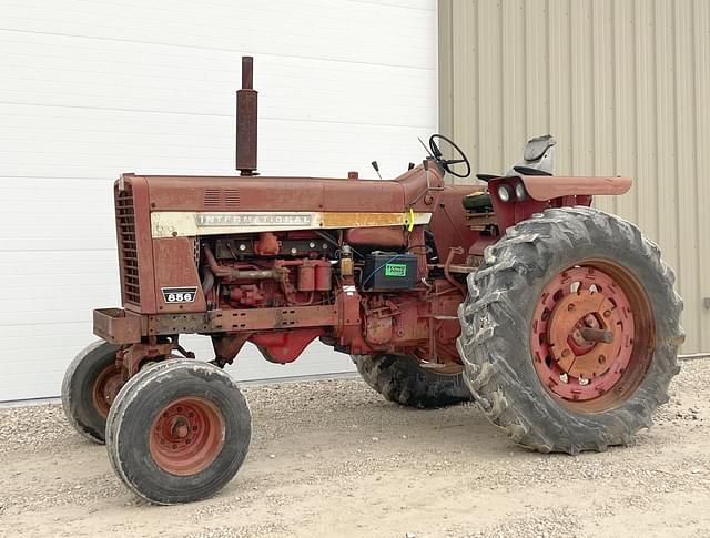 Image of International Harvester 856 equipment image 1