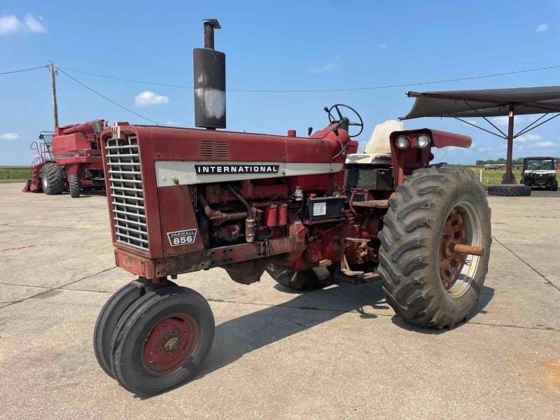 Main image International Harvester 856