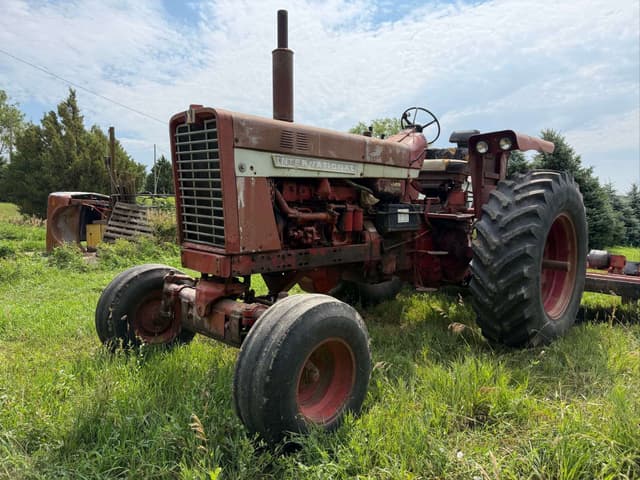 Image of International Harvester 856 equipment image 2