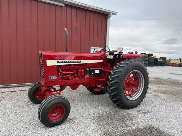 Image of International Harvester 856 equipment image 1