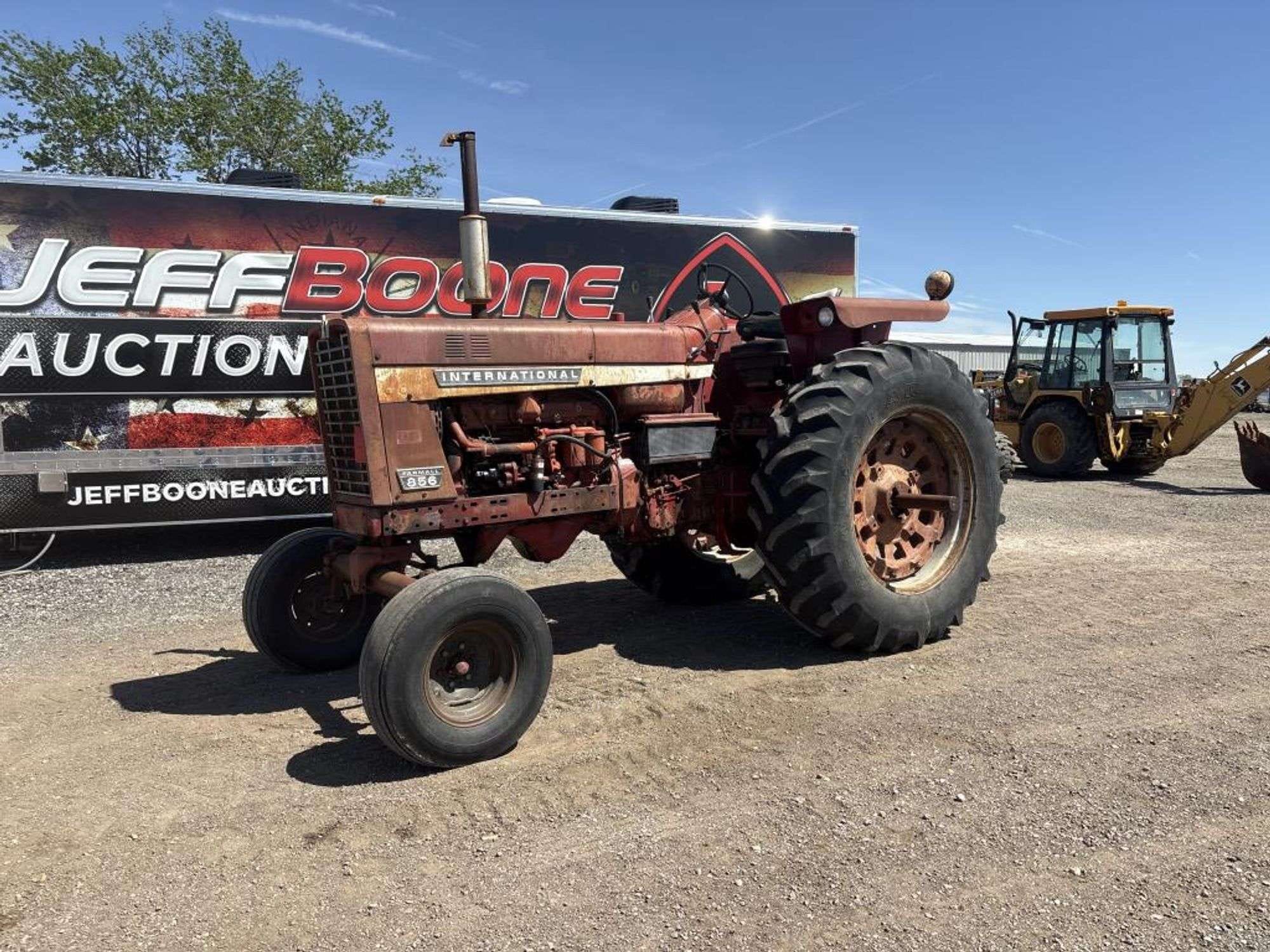 International Harvester 856 Equipment Image0