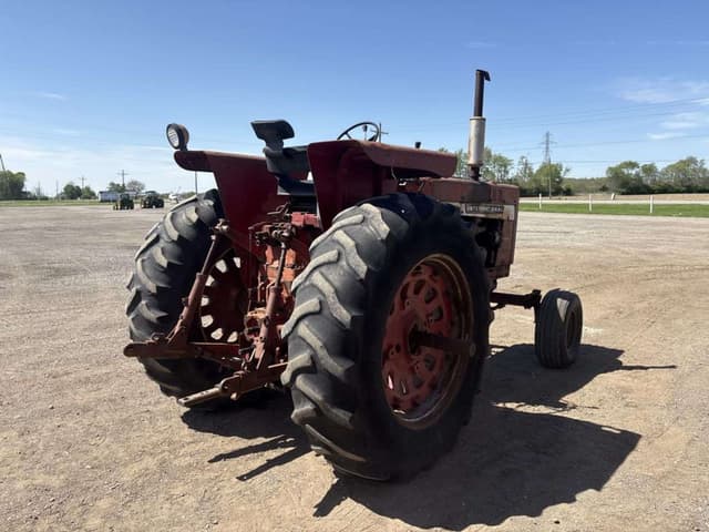 Image of International Harvester 856 equipment image 4