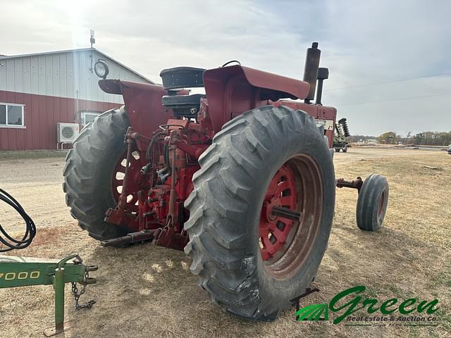 Image of International Harvester 856 equipment image 4