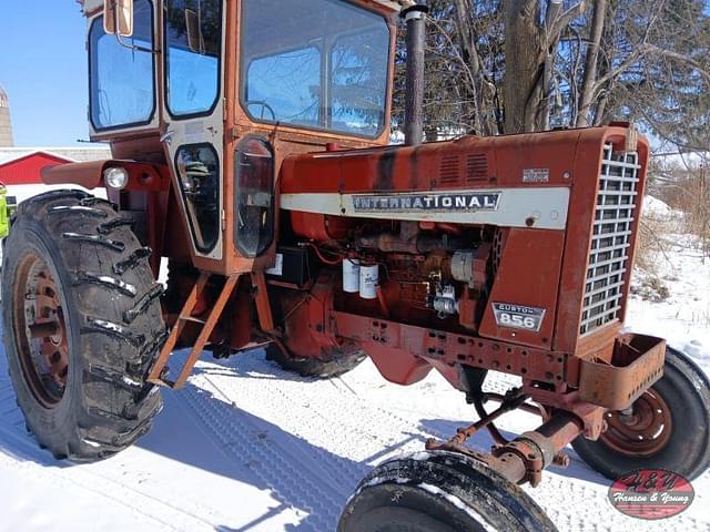 Image of International Harvester 856 equipment image 1