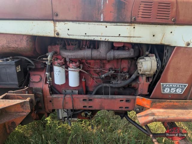 Image of International Harvester 856 equipment image 4