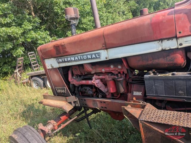 Image of International Harvester 856 equipment image 2